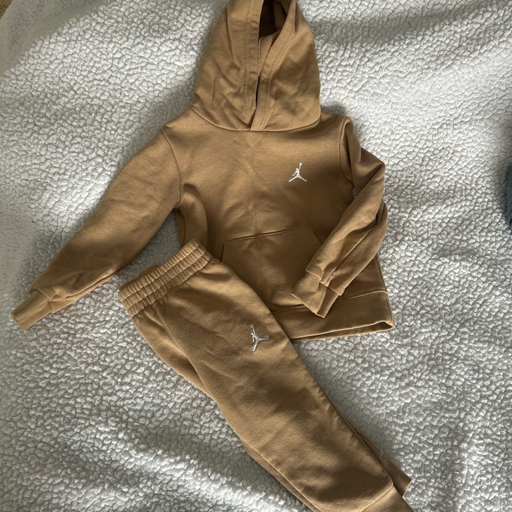 Kids Jordan Tan Hoodie and Jogger Set | Size: 2T